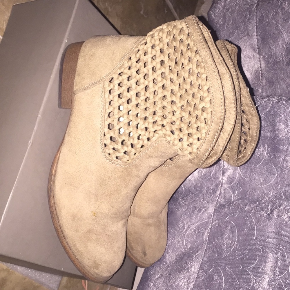 Size 6 Mossimo Supply CO. Tan Booties